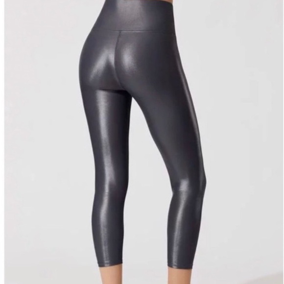 Carbon38 Metallic Shine Takara Cropped Leggings - Picture 4 of 10